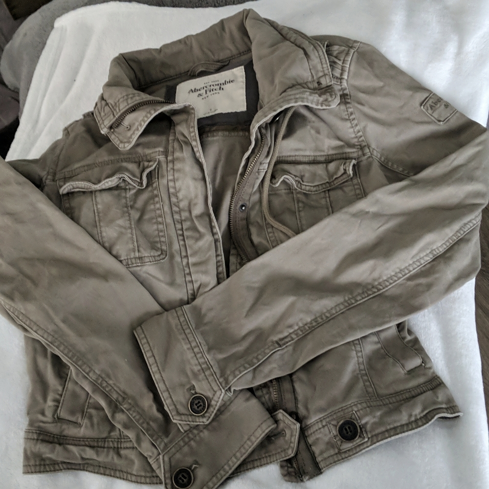 Abercrombie and Fitch, Size Medium Brown jacket, like new no tags.